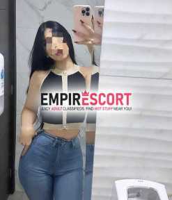 jade jovencita de bonito rostro y lista para complacerte