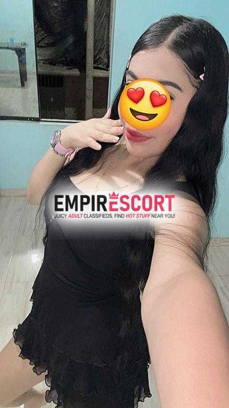 hola me llamo sofia estoy dispuesta para complacerte y cumplir tus fantasías 
servicio completo 
•anal
•vaginal
•todas las poses que desees