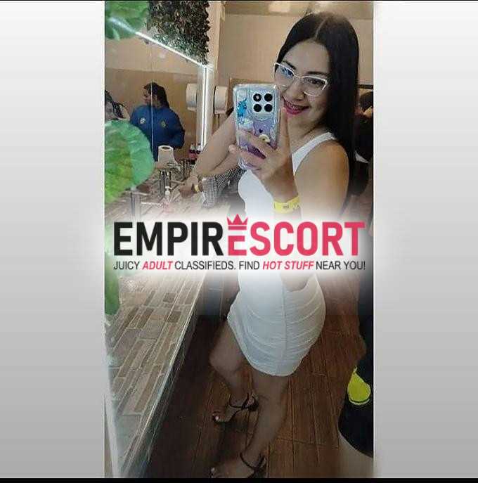 kiara💞apasionada al sexo trato de pareja besos en boca servicio completo