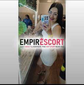kiara💞apasionada al sexo trato de pareja besos en boca servicio completo