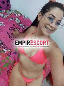 hermosa chica de contextura delgada🤤 y hermosa sonrisa dispuesta complacerte