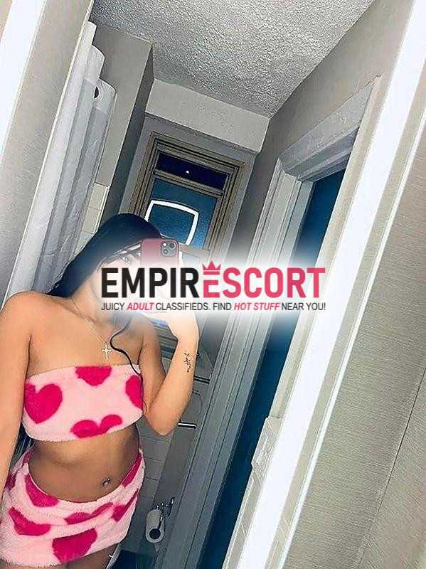 hola mis amores mi nombre es sofía y soy venezolana muy caliente y cariñosa