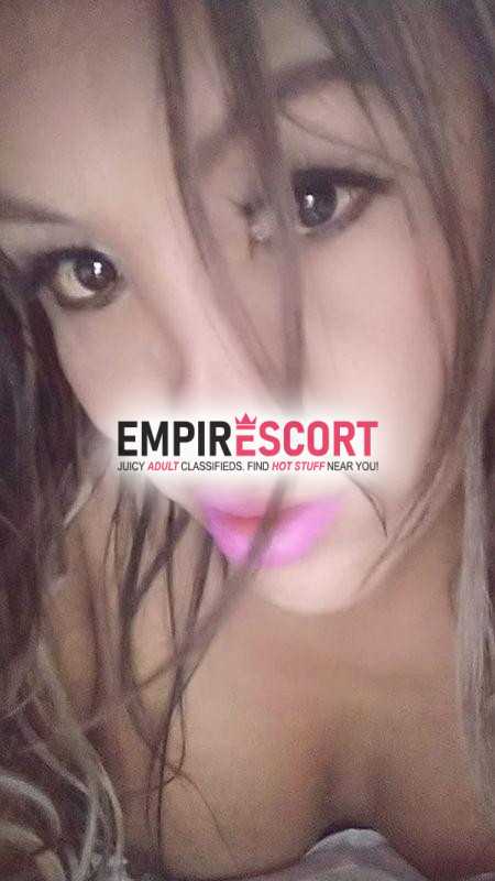 diosa sexy amor besos y pareja cachonda dulce encantadora departamento puerta de calle