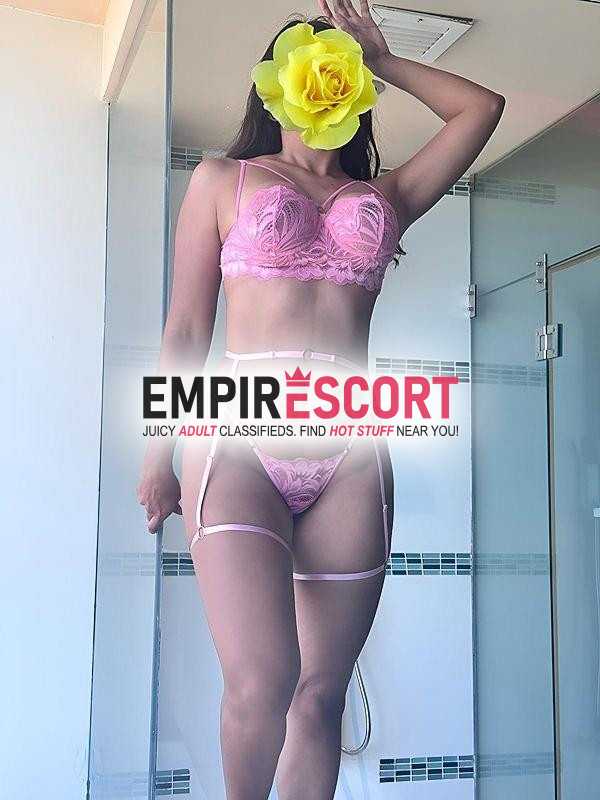chica de buena estatura linda colita 😈