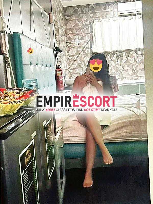 soy peruanita de piel blanquita y trasero muy rico
hago oral natural