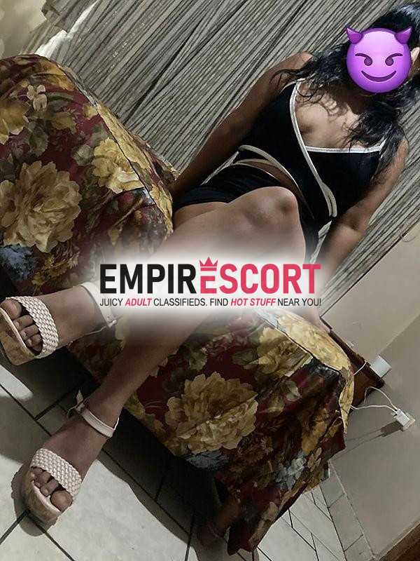 señorita universitaria de lindo cuerpo