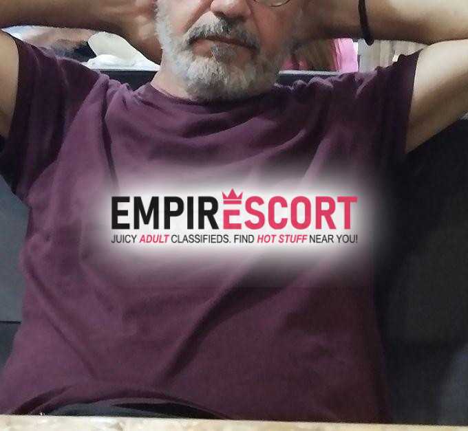 solo hombres para hombres 
masajes íntimos tacna 
soy hombre maduro 52 años