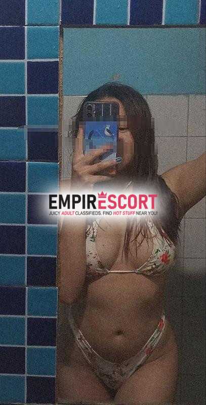 con ganas de darte el mejor placer de tu vida. tetas grandes linda y unas caderona formaditas.
brindo muy lindo trato de pareja brindán