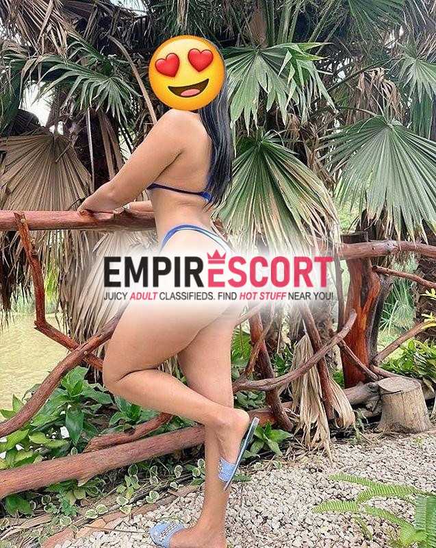 daniela chica joven