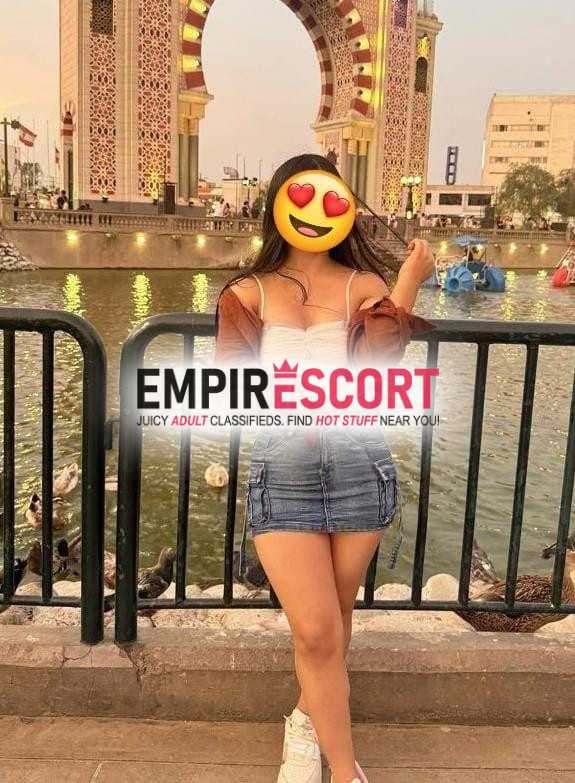 daniela chica joven