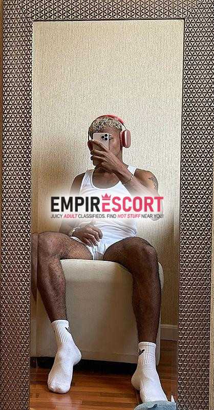ecuatoriano arrecho 
fiestero 🎉
dotado 21 cm 
siempre disponible 🍆😈🔥
