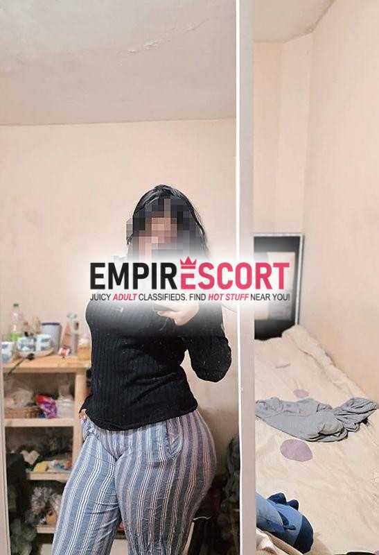 hola bb soy mili
una scort blanquita
de labios rosados
trato de novios
desnuda completita
