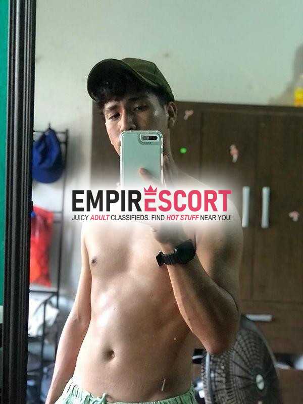 joven universitario de paso 
Últimos 2 días 
chupo culo
escríbeme sin miedo 😉