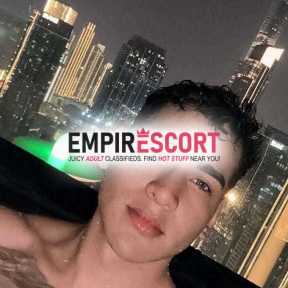 alexis joven atractivo