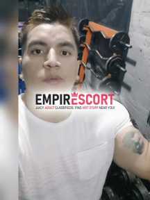 hola soy jeremy y soy de lima dotado 24cm futbolista morboso fiestero ago gym caliente y lechero solo x disponible canal de t también realizo video llamadas hot y venta de contenido.