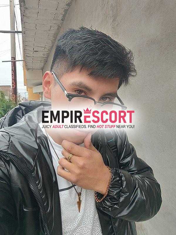 buscas pasarlo en grande 🤫 solo llámame y me tendrás tus pies