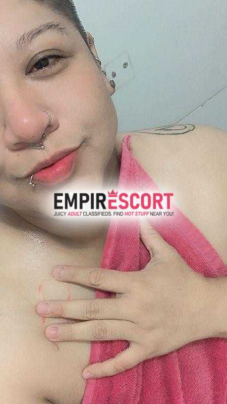 ten el placer de disfrutar conmigo puedo ser tu chico y chica vez. chico en transición mujer biológica pasando chico trans