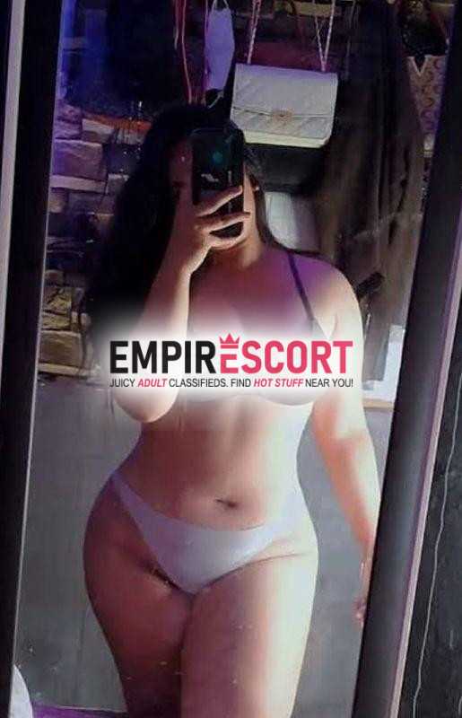 hola papasito rico soy miranda muy bella de rostro angelical muy sensual grandes pechos y derier soy muy atenta respecto el tiempo pagado