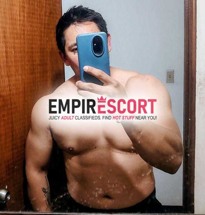 joven verga gruesa cumplidor lleno de leche.