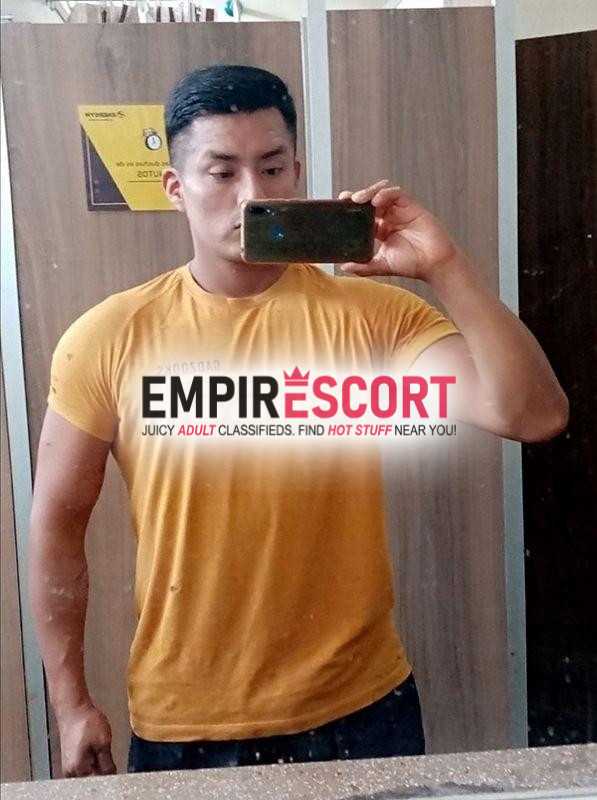 varón de gym porte militar disponible para masajes corporales sitio hoy las 24 horas