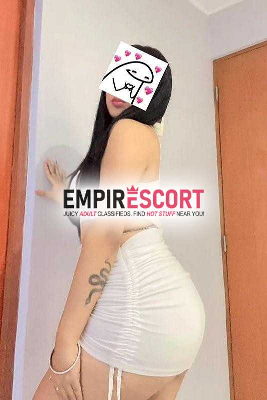 astrid chica independiente y muy golosita 😘👅