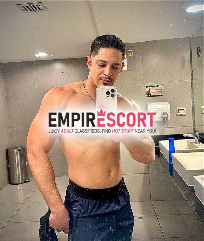 macho dominante kchero buena verga .🍆 alto 1.80 cm peso 90kg buen cuerpo y fuerza 🔥trato de pareja 🔥 sexo dominante 🔥 besos y caricias