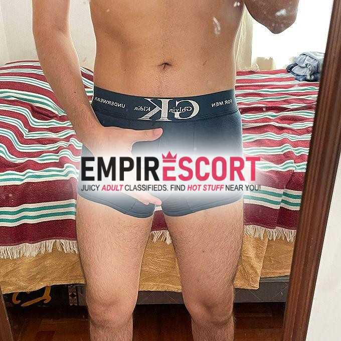 jovencito bien caliente pinga dura para deslechar