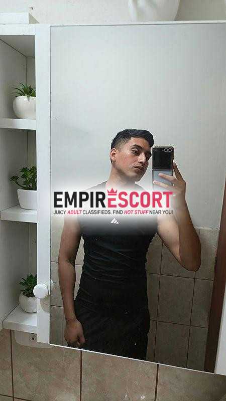 guapo activo masajista