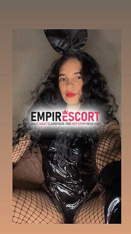 hermosa real 😈 full poses apretadita 💋 atiendo en lencerÍa