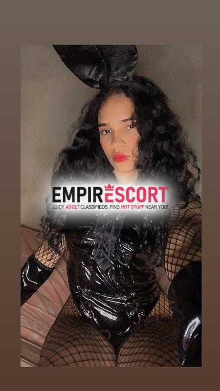 hermosa real 😈 full poses apretadita 💋 atiendo en lencerÍa