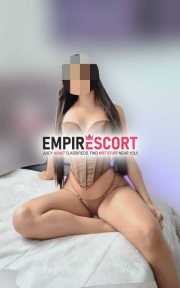 selena peruana anfitriona nueva en el ambiente