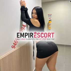 hermosa y ardiente jovencita de buen cuerpo