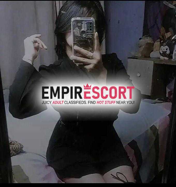 señorita universitaria tímida y independiente