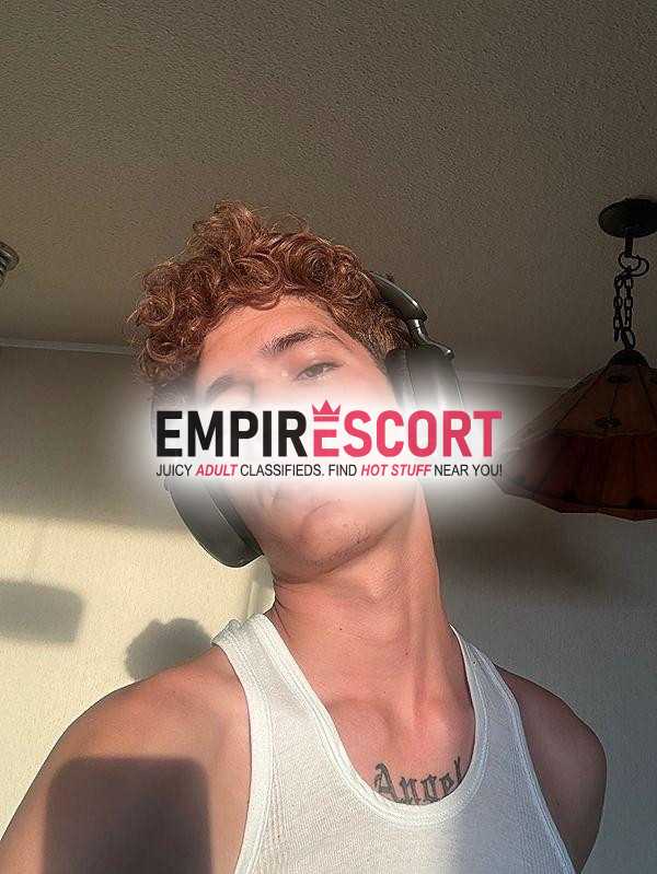 chico jovencito alto delgado dotado y bien duro dispuesto complacerte 🍆🔥