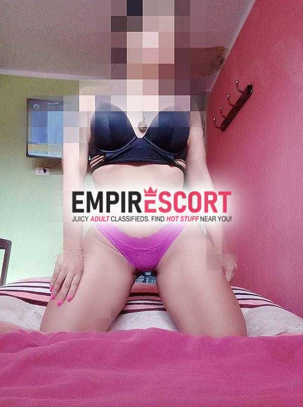 secretaria para que me hagas gritar de placer