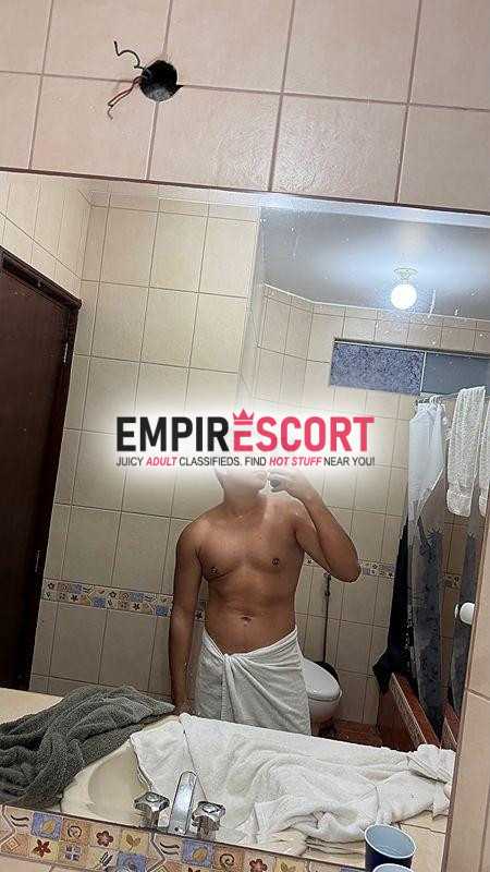 joven hot tímido