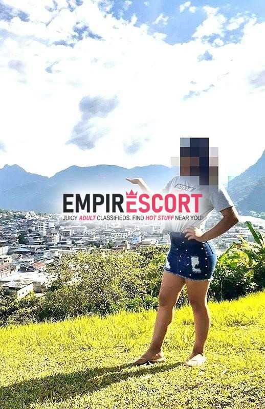 nenita bajita blanquita y apretadita rico culito 🍑🥵