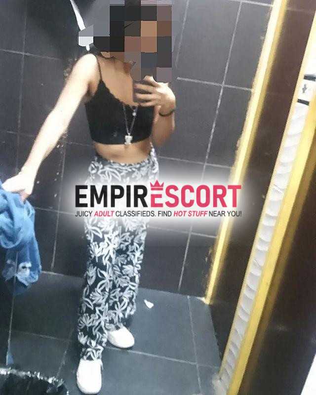 señorita peruana delgada en zona de san juan de lurigancho