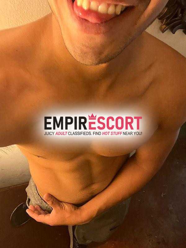 100 activo buen trato y sin apuros 
me considero dominante en el sexo🔥