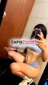 flaquita colombiana de carita bonita