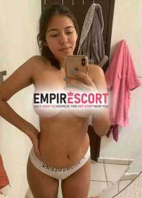 cristina sexy jovencita🥰con conchitabien caliente y apretadita😈😈😈