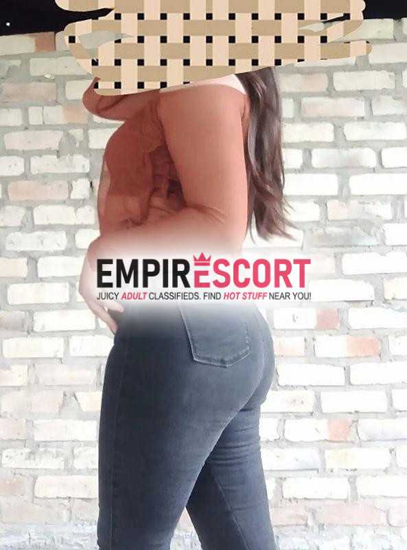 hola soy daniela muy complaciente y cariñosa caderas y trasero grande y pechos ricos para pasar momentos de mucho placer
no cuento habitación