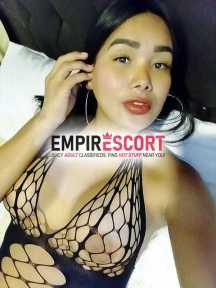 llegue mis amores hermosa morena de piel suave y sedosa