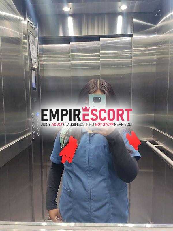 chica universitaria nueva por aquí