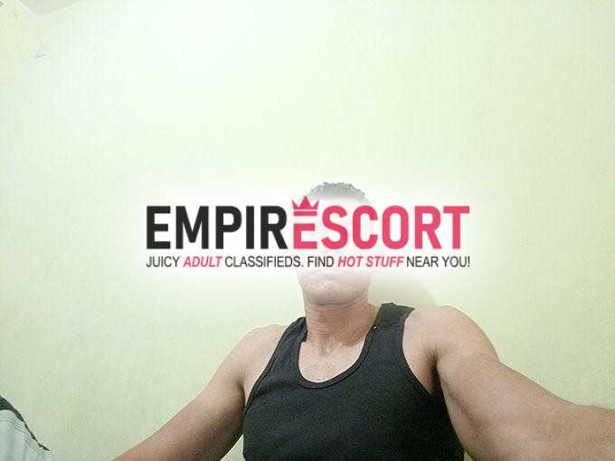 soy scort alto guapo y vergón dispuesto complacerte toda tus fantasias solo llámame