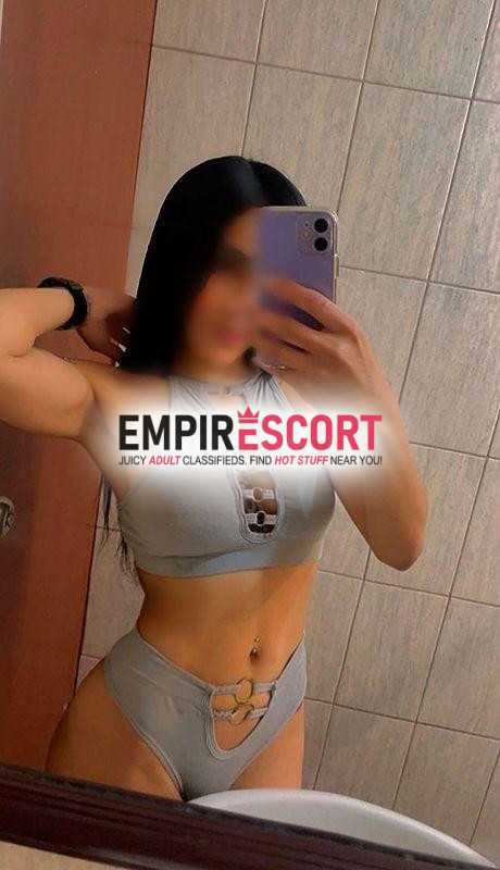 flaquita colombiana de carita bonita
