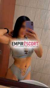 flaquita colombiana de carita bonita