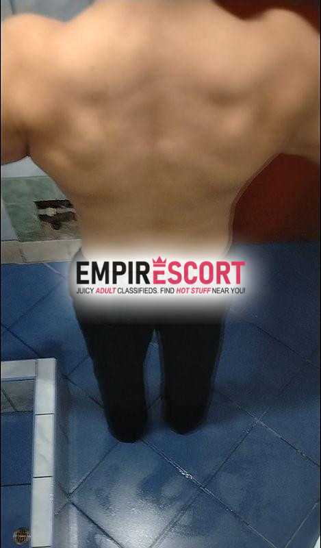 joven - entrenador de musculaciÓn - fit
