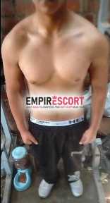 joven - entrenador de musculaciÓn - fit