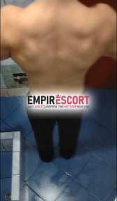 joven - entrenador de musculaciÓn - fit